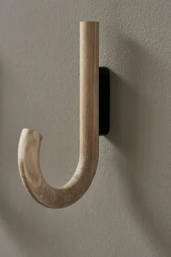 Hook, Oak / Black