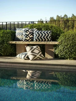 Ikat Bangalore Outdoor Cushion 50x50 cm, Beige/Shitake