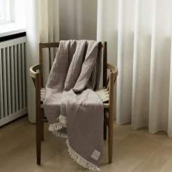 Lavender Throw 130x180 cm, Brown