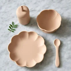 Little Poppy Childrens Tableware 4 Pieces, Light Pink