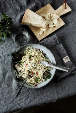 Lovely Table Cloth 145x300 cm, Jeep Green