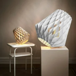 Pilke Signature 64 Floor Lamp, Black