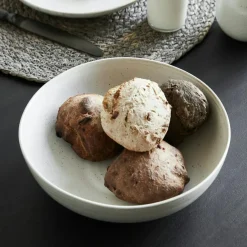 Pion Serving Bowl 22 cm, Black / Brown