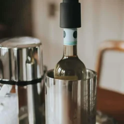 Pump It Wine Stopper, Black