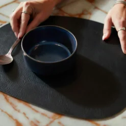 Raw Buffalo Table Mat 33,5x41 cm, Grey