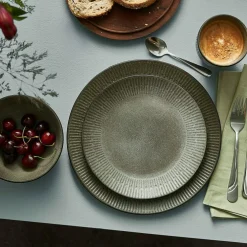 Relief Plate 22 cm, Grey