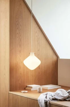 REPOSE 260 Pendant, Black