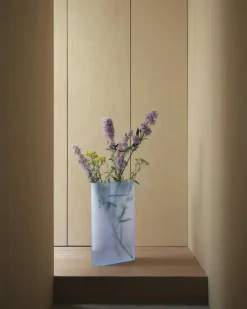 Ridge Vase Frosted Glass 16,5 cm, Taupe