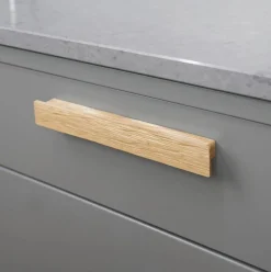 Shelter Handle C/C 32, Oak