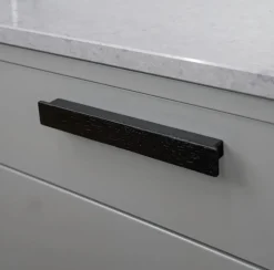 Shelter Handle C/C 32, Oak