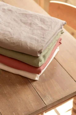 Sienna Table Cloth 140x240 cm, Green