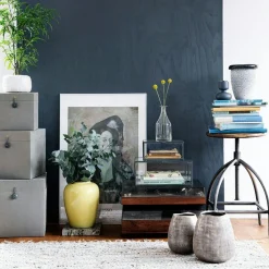 Sire Stool, Mango Wood / Iron