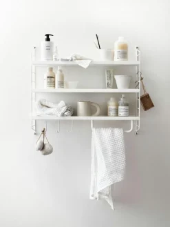 String Pocket Shelf Metal, Oxtorgsröd