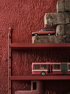 String Pocket Shelf Metal, Oxtorgsröd