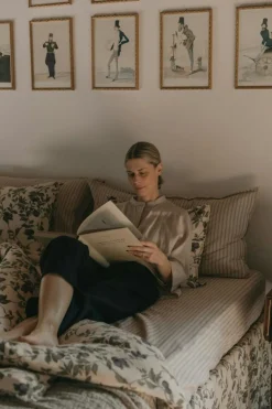 Stripe Mauve Fitted Sheet, 140x200 cm