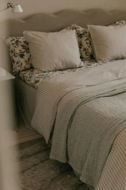 Stripe Mauve Pillowcase, 50x60 cm