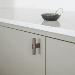 T Helix Knob, Matte black