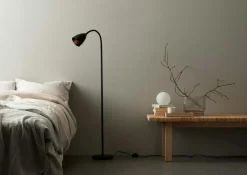 Trotsig Floor Lamp, Matte white
