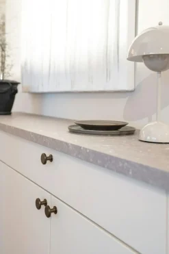 Uno Knob 30 mm, Burnished Brass